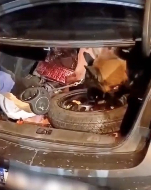 yedek lastikten 2 kilo esrar cikti 3 kYRnfrYf