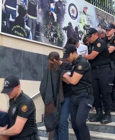 yediemin-cetesi-operasyonu-hacizli-araclari-parcalayip-sattilar-15-milyar-liralik-vurgun-yaptilar-PAPz8sil.jpg