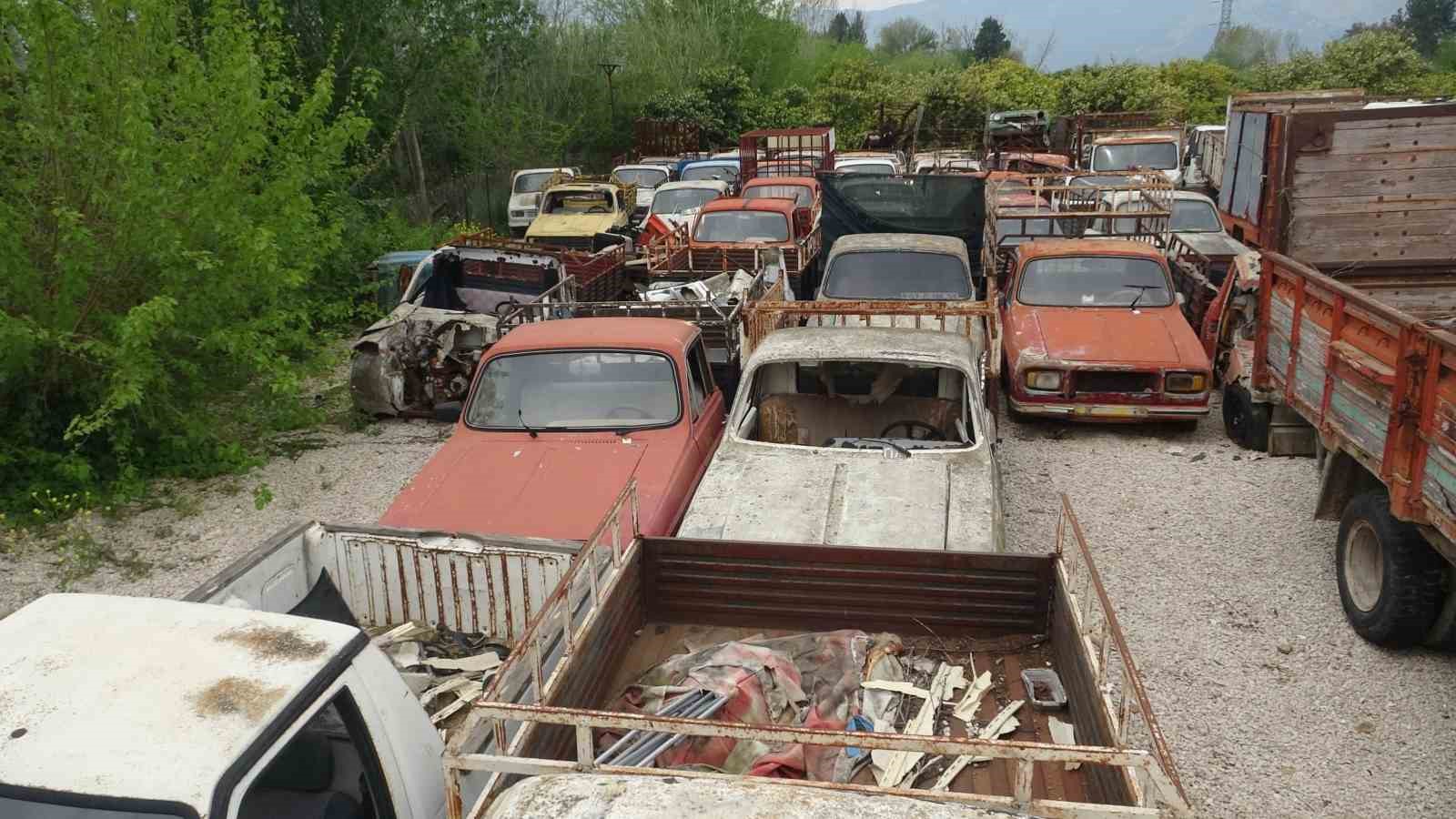 yediemin otoparklari arac mezarligina dondu milyonluk araclarla hurdaya donenler ayni alanda sahiplerini bekliyor 6 eXvWZHKd