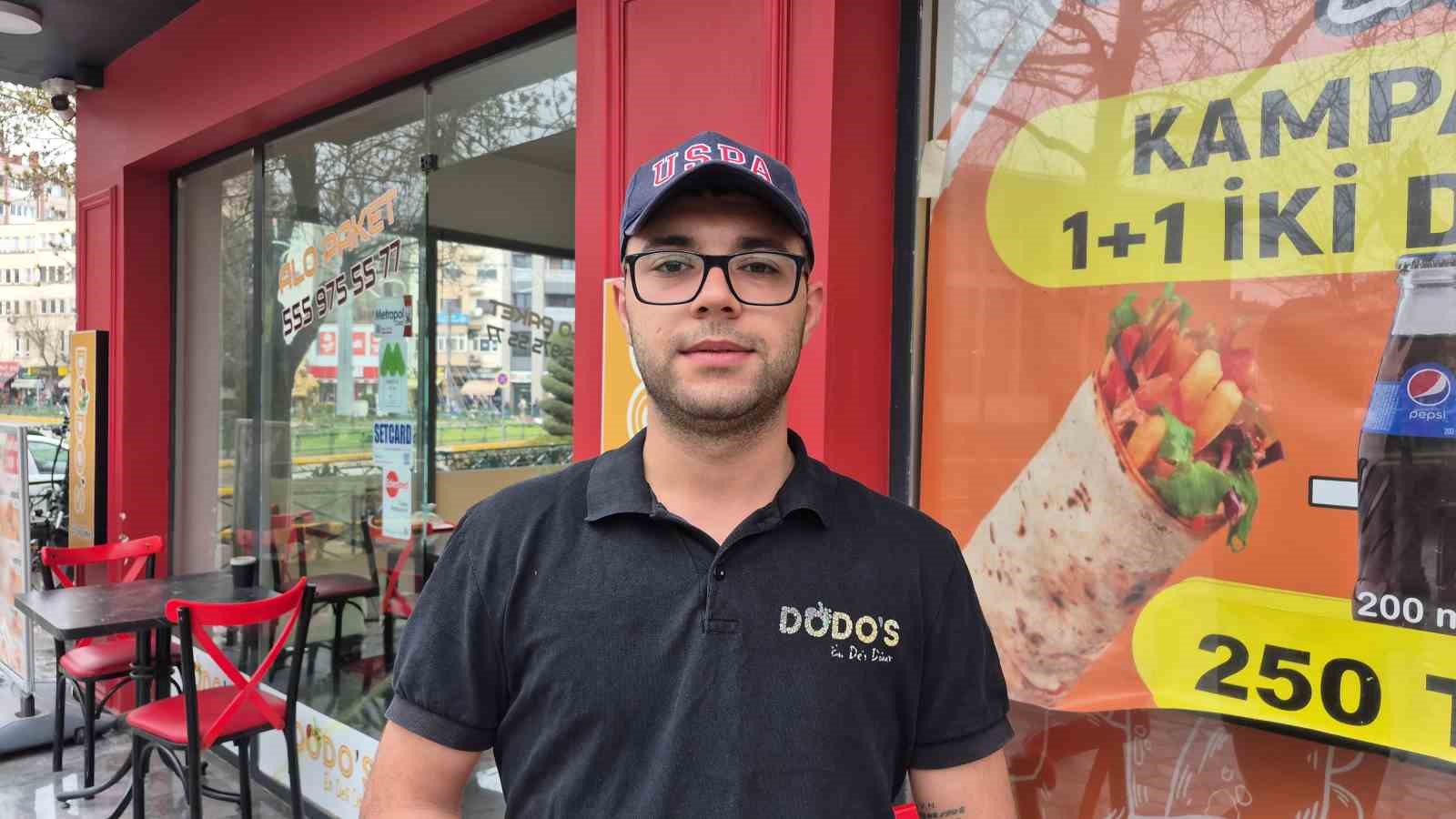 Yedikleri dürümlerin parasını ödemeden kaçan gençler kameraya yansıdı 5 yedikleri durumlerin parasini odemeden kacan gencler kameraya yansidi 1 pDeRFIDO