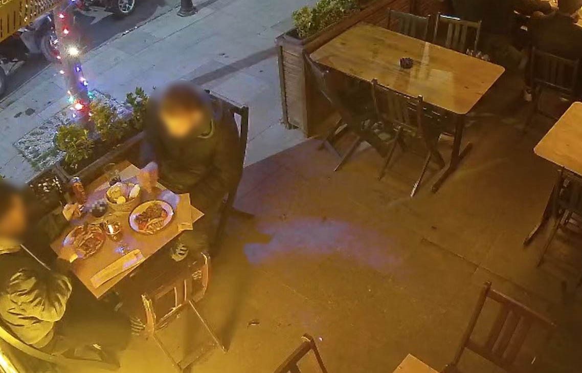 yediler ictiler hesabi odemeye gelince kactilar 0 Ab73MuVA