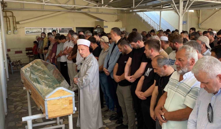 yegeni-tarafindan-pala-ile-oldurulen-adam-topraga-verildi-6bEvBFGt.jpg