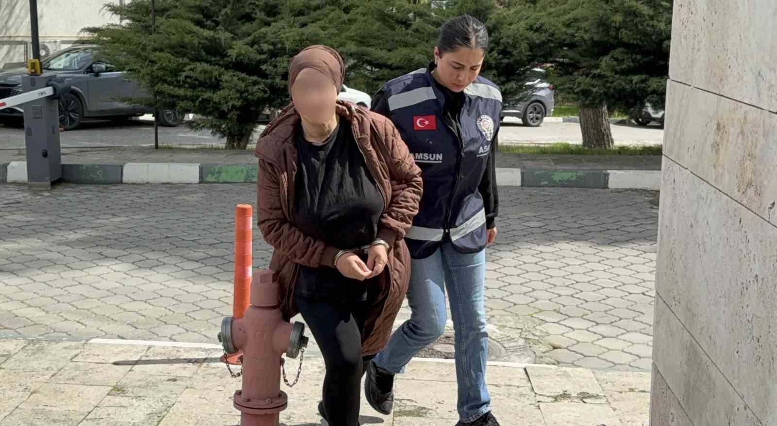 yegeninin altinlarini calip kendine otomobil alan teyze tutuklandi 0 FZD2i3eW