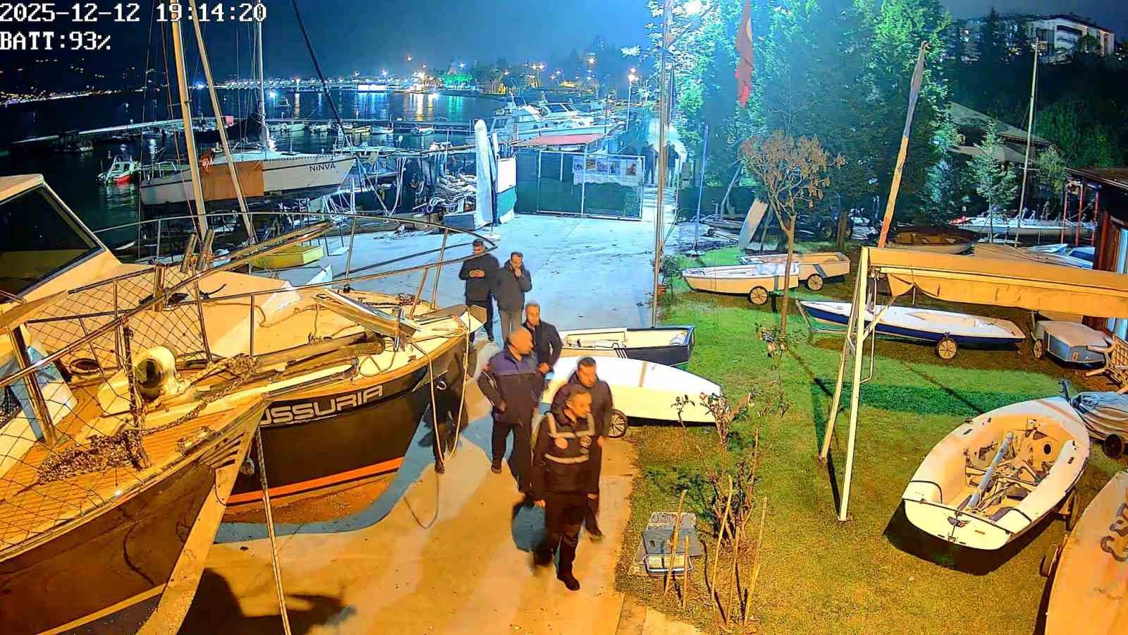 yelken kulubune kacak tekne operasyonu 1 2DuUv5c7