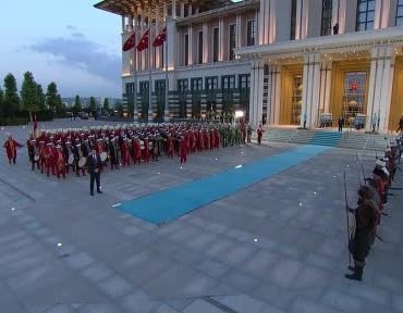 yemege-son-katilan-lider-italya-basbakani-meloni-oldu-x2OTBXkE.jpg