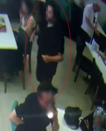 yemek yerken altin kesesini dusurdu durumu fark eden supheli altinlari alip kayiplara karisti 1 JzrL3ucf