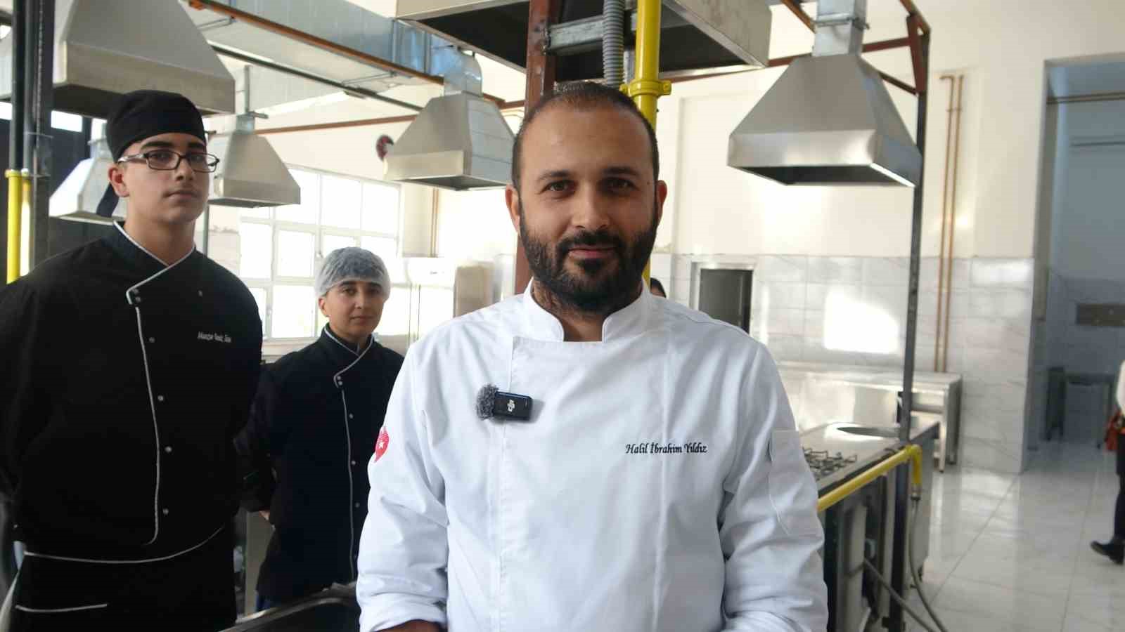 yemekleri bu kez ogrenciler yapti anneler juri oldu 10 UXks4tXB