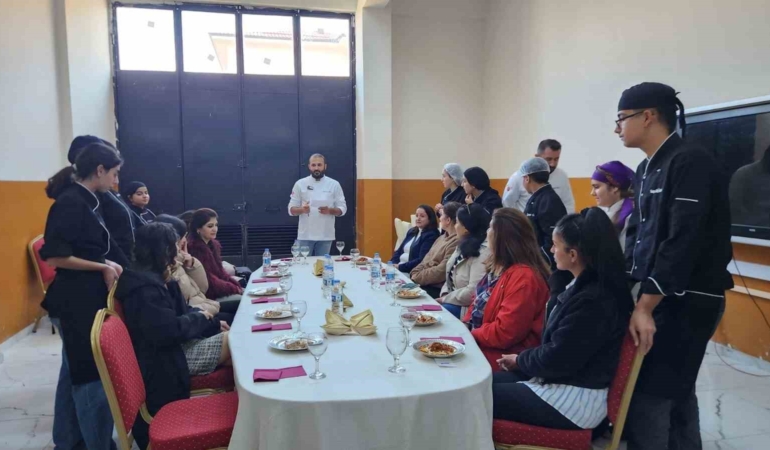yemekleri-bu-kez-ogrenciler-yapti-anneler-juri-oldu-E78KQCBg.jpg