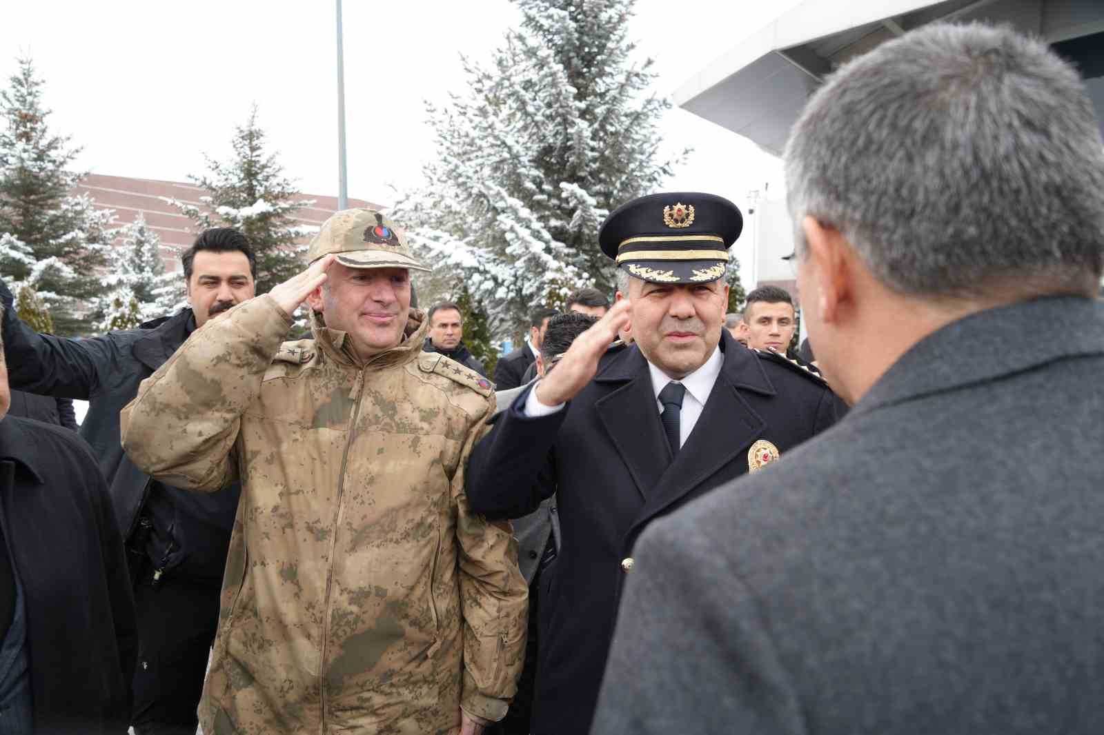 yeni icisleri bakani mustafa ciftci erzuruma veda etti 3 8mM4SCPA