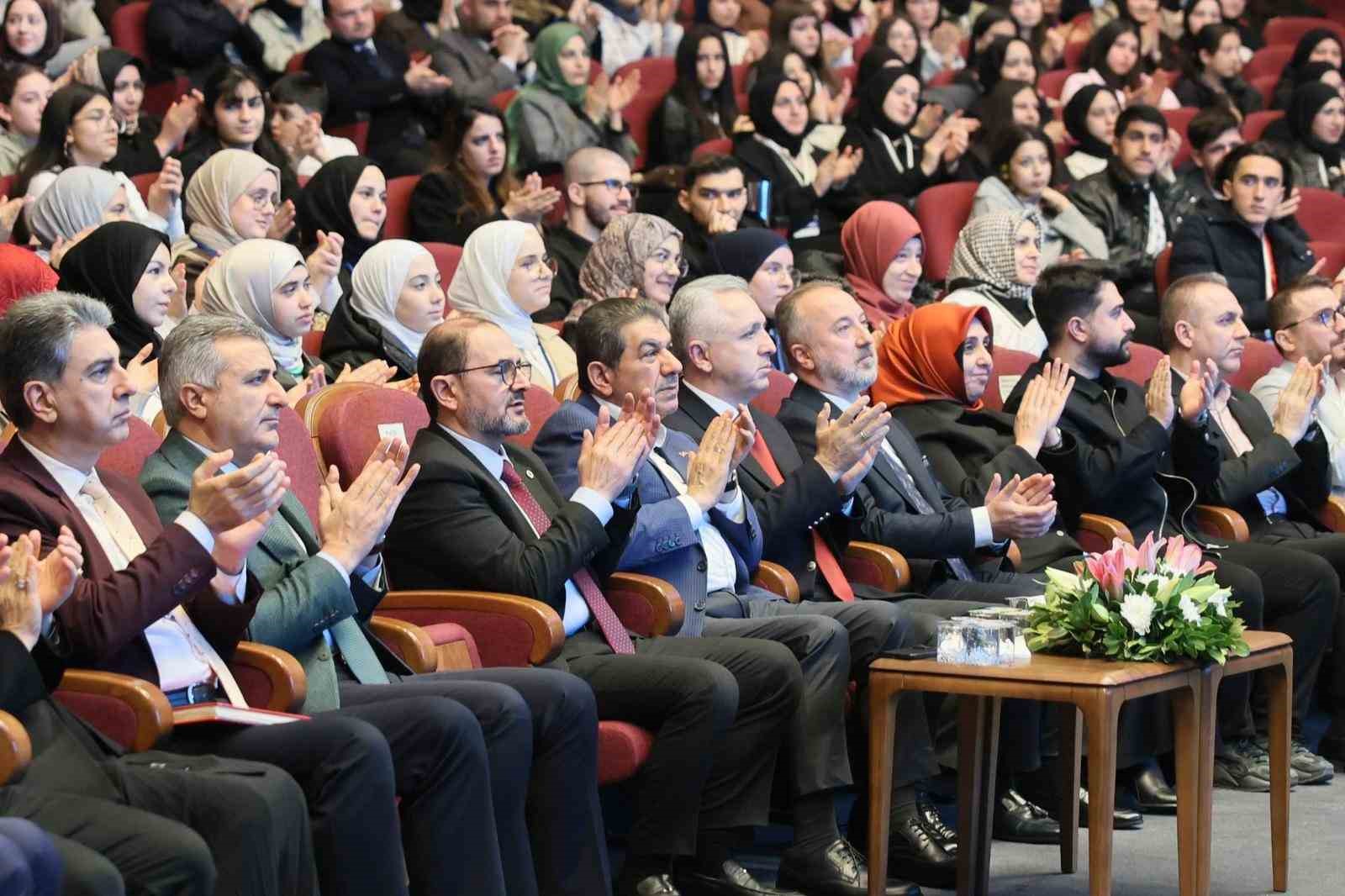 yeni nesil genclik vizyonu sempozyumla ele alindi 4 CqXbbXVq