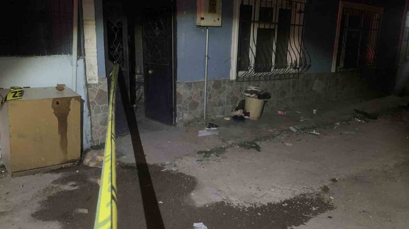 yeni tasindiklari eve husumetlileri geldi 14 yasindaki cocuk silahla vuruldu 1 fgul1Lss