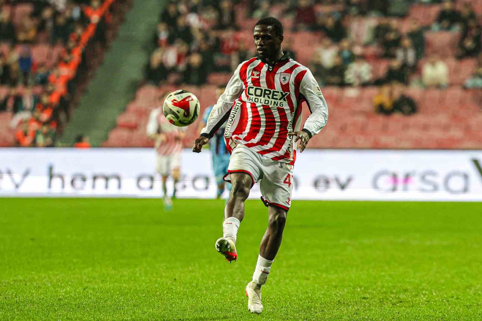yeni transfer assoumou en az 8 hafta yok 0 QS5C3nrJ