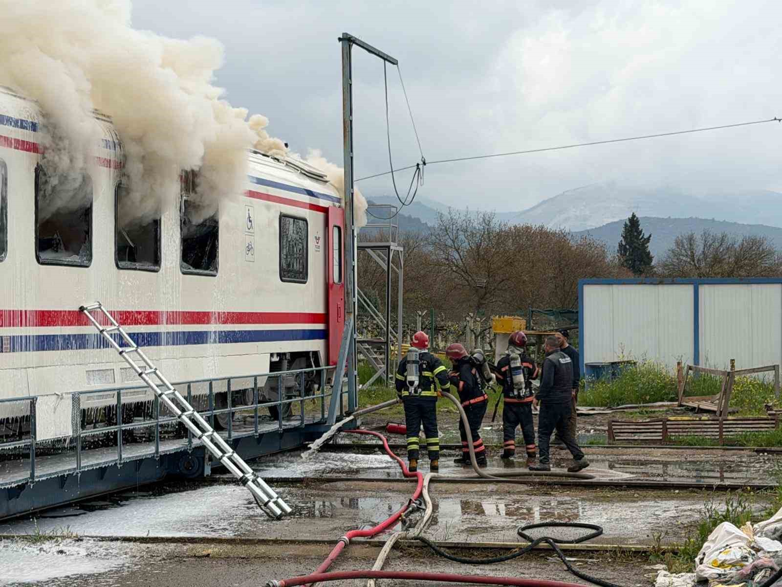 yeni uretilen vagon alev alev yandi 1 t35vRR3E