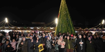 yeni-yil-festivali-aksam-saatlerine-renk-katti-HAXlewQ4.jpg