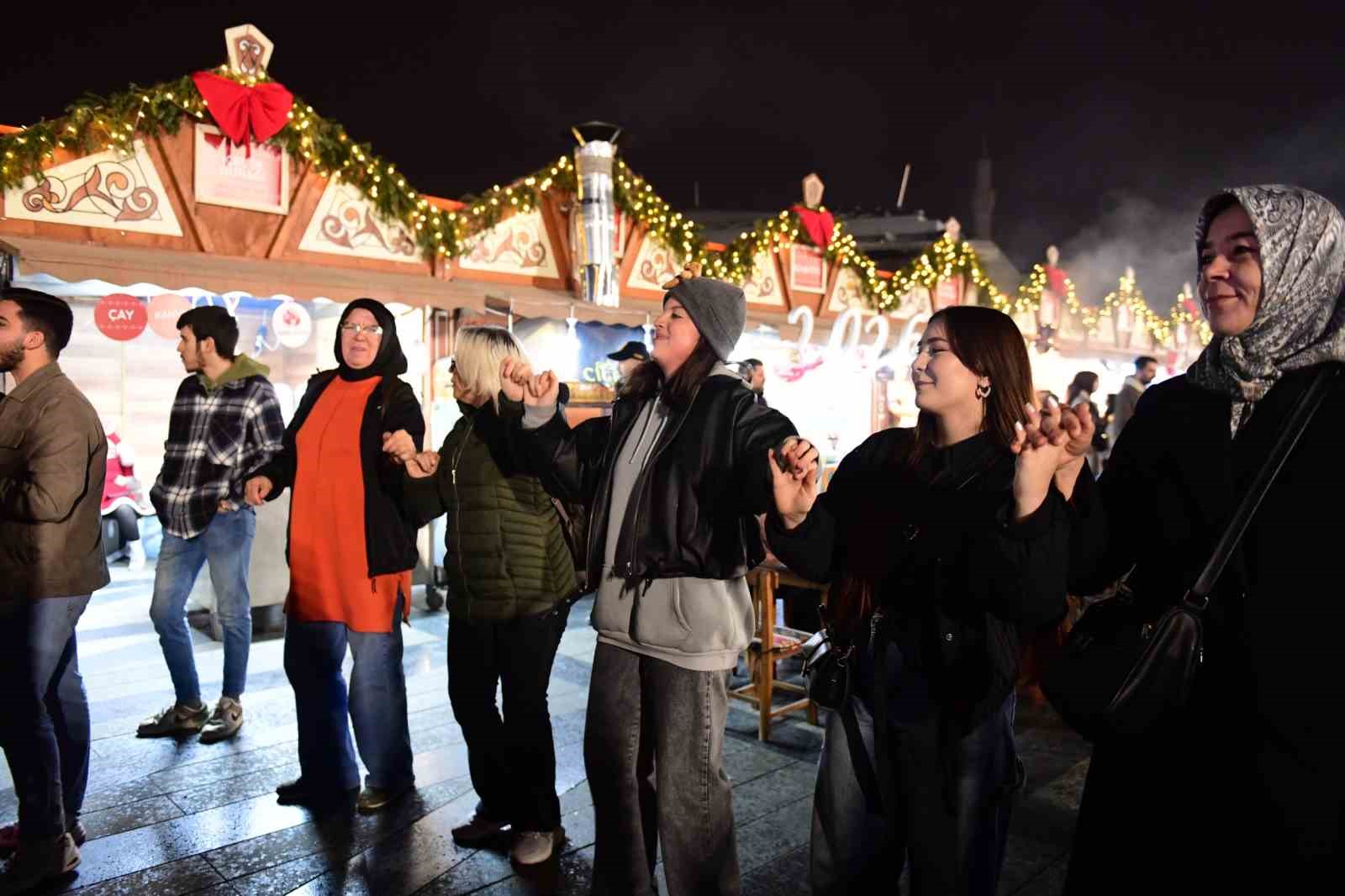 yeni yil festivali osmangazi meydaninda yogun ilgi goruyor 5 hFz2wkVp