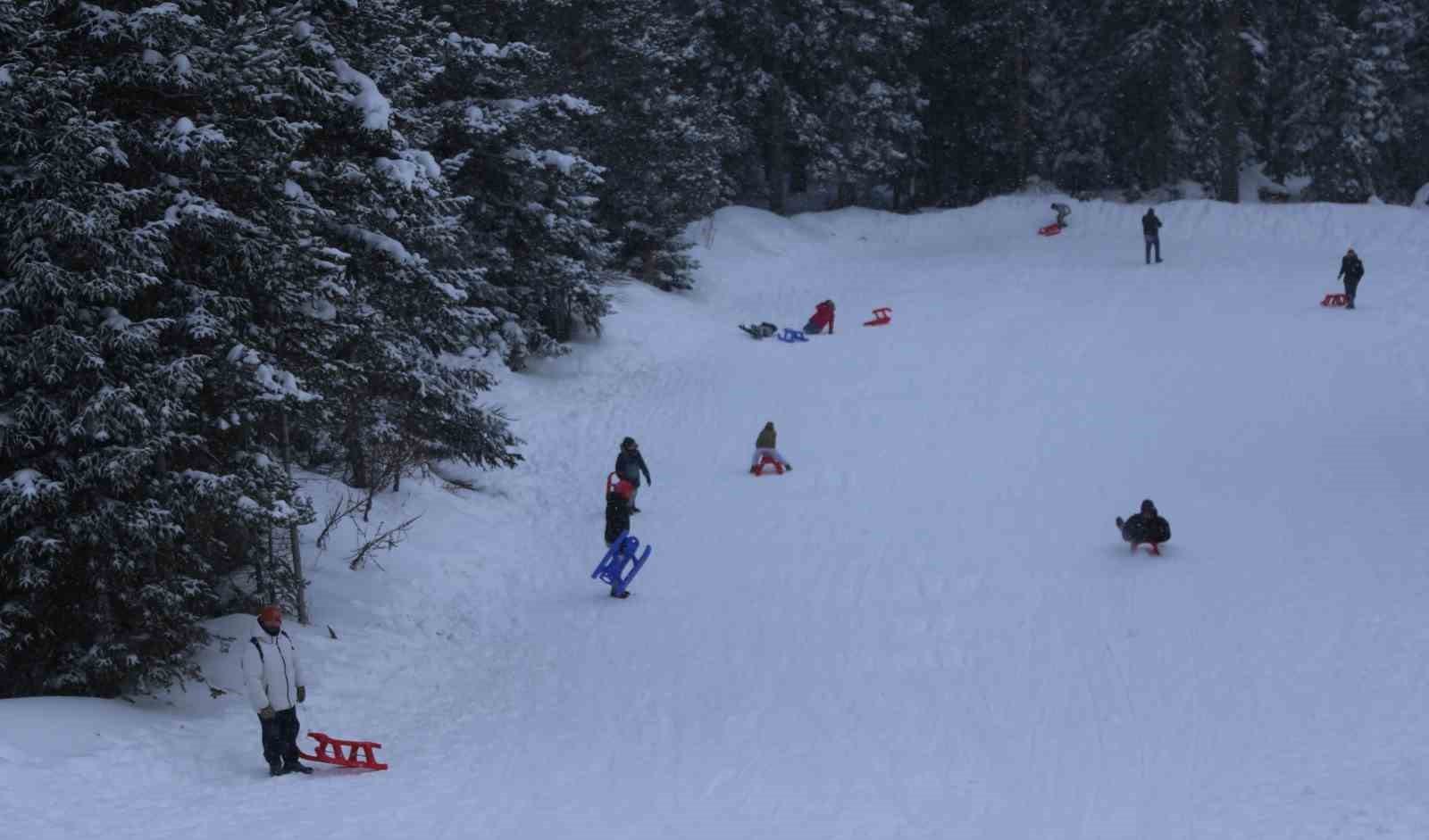 yeni yil tatilinde vatandaslar ilgaz dagina akin etti 10 VigfuCt8