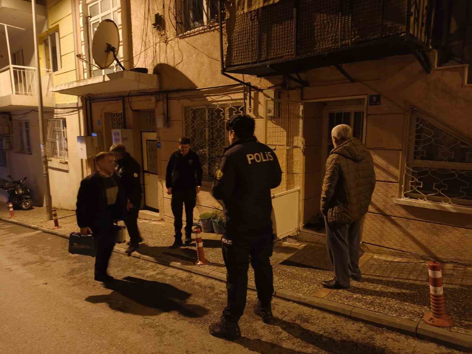 yeni yila balkonda mahsur kalarak girdi 0 UR5mF9Uf