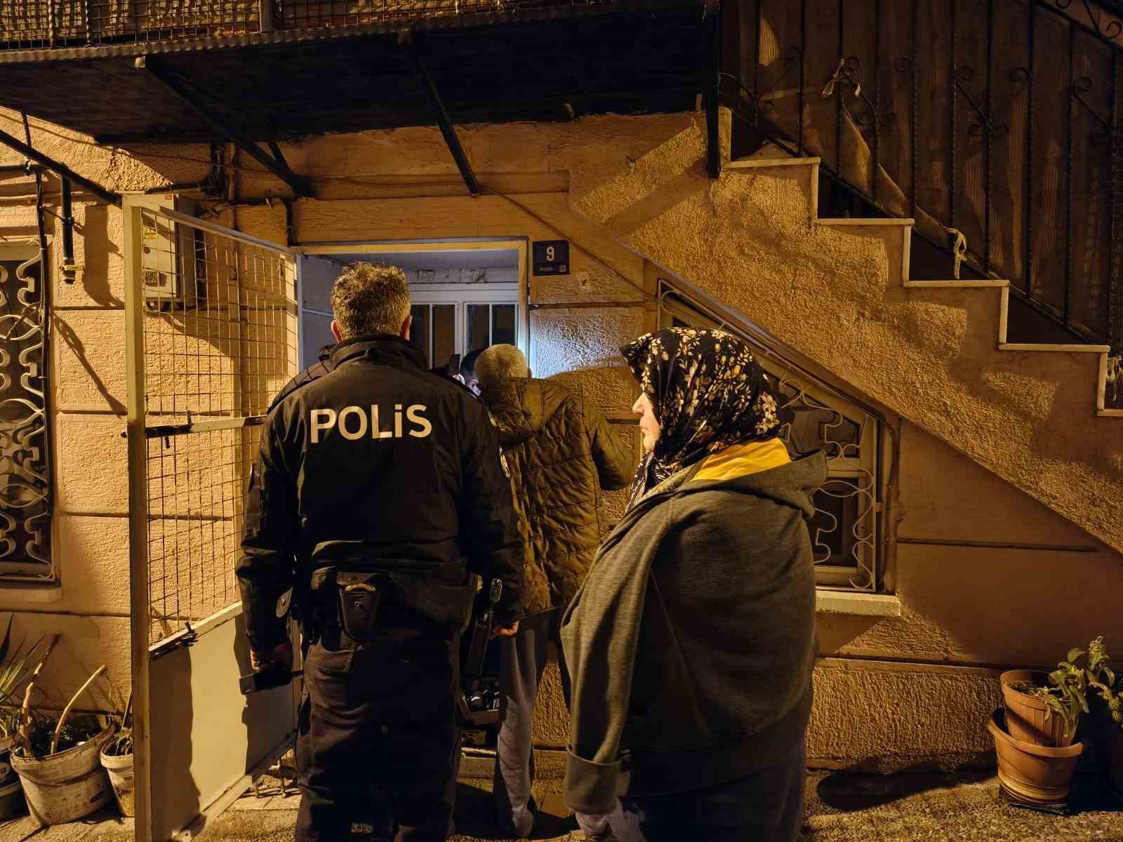 yeni yila balkonda mahsur kalarak girdi 1 VfBBBAX5