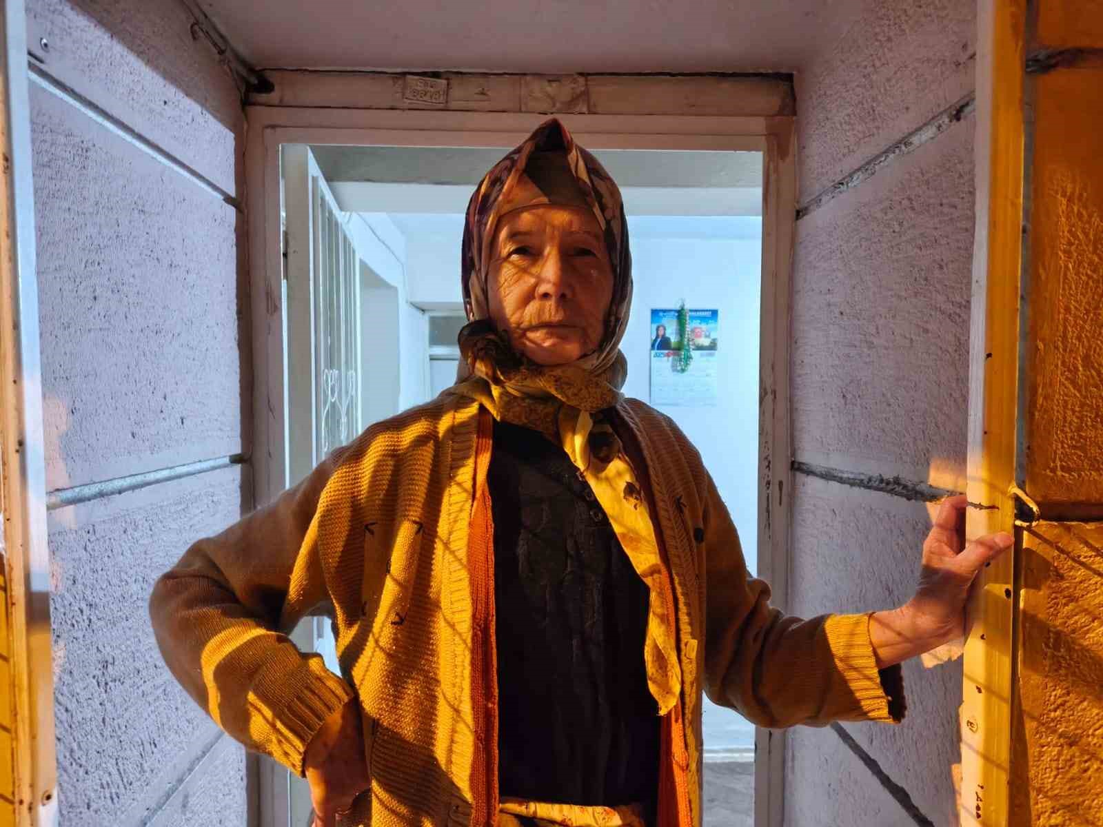 yeni yila balkonda mahsur kalarak girdi 2 bJFAMpWZ