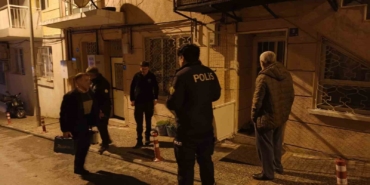 yeni-yila-balkonda-mahsur-kalarak-girdi-kbMC9c7P.jpg