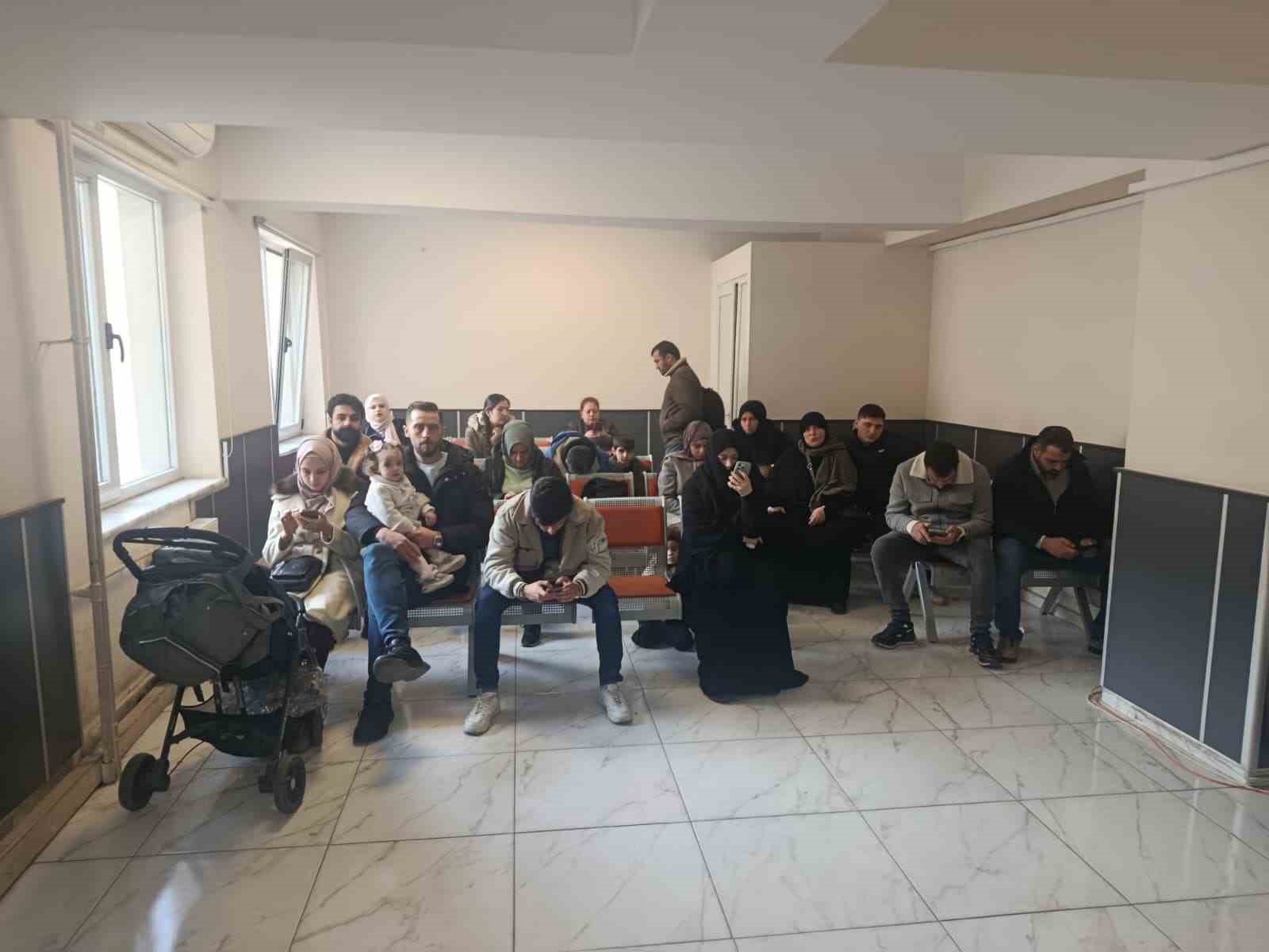 yeni yila gunler nufus mudurluklerinde yogunluk yasaniyor 2 66J9pgiA
