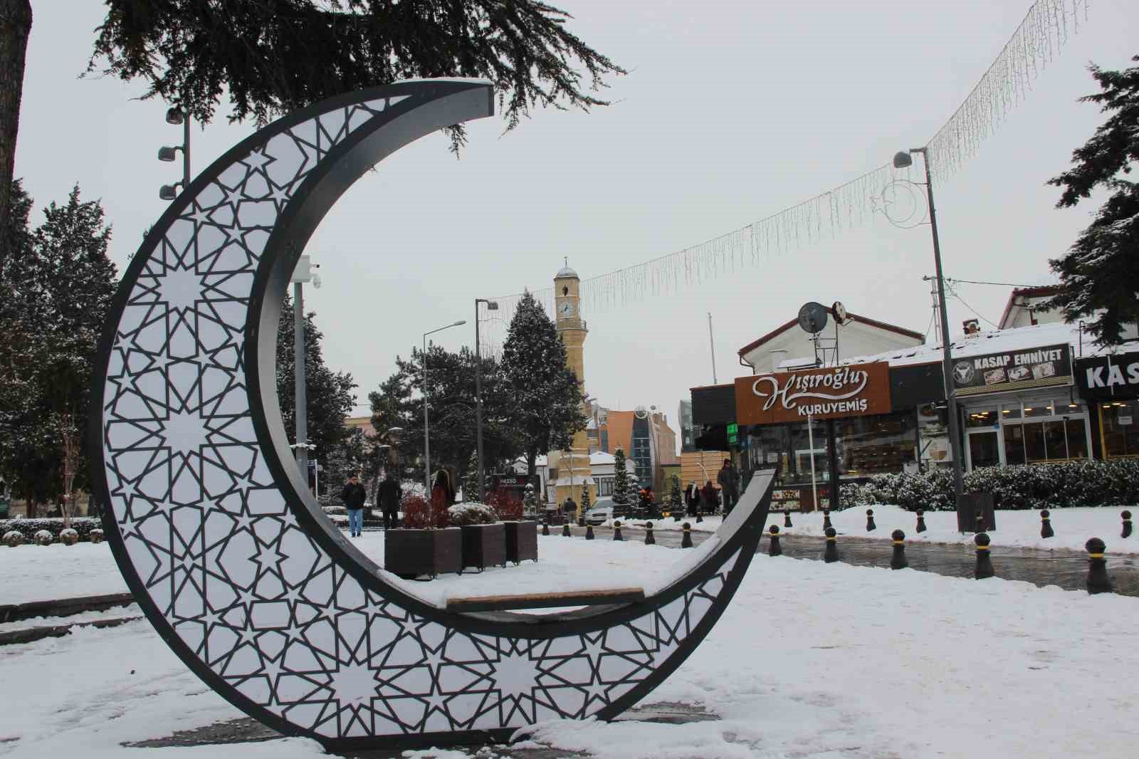 yeni yilin ilk gununde kar nesesi cocuklar sokaklara dokuldu 3 kRDTsRNg