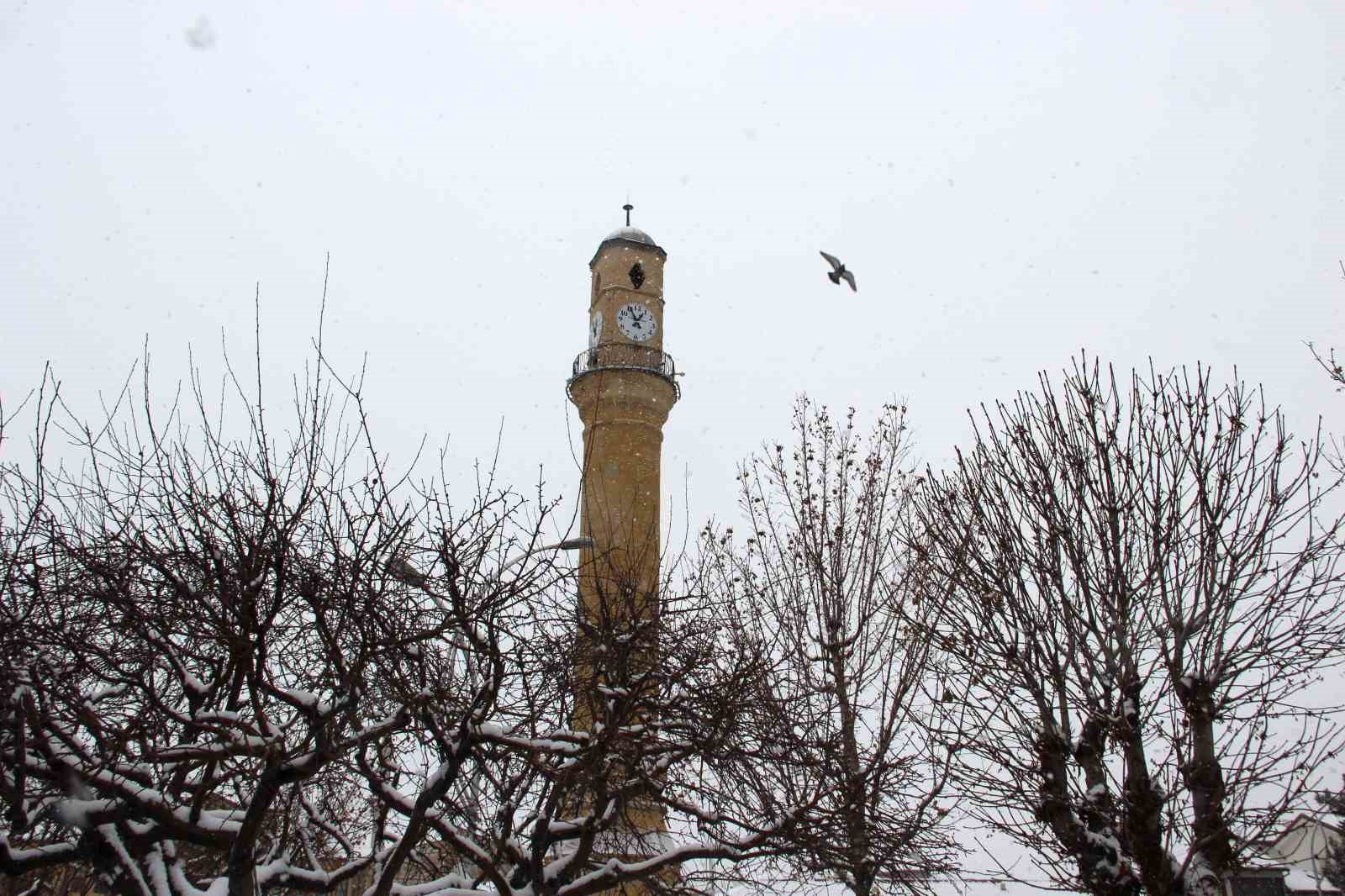 yeni yilin ilk gununde kar nesesi cocuklar sokaklara dokuldu 5 TSGQ632O