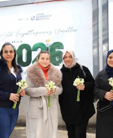 yeni-yilin-ilk-hediyesi-vatandaslara-billboardlar-uzerinde-verildi-iLfZyAHO.jpg