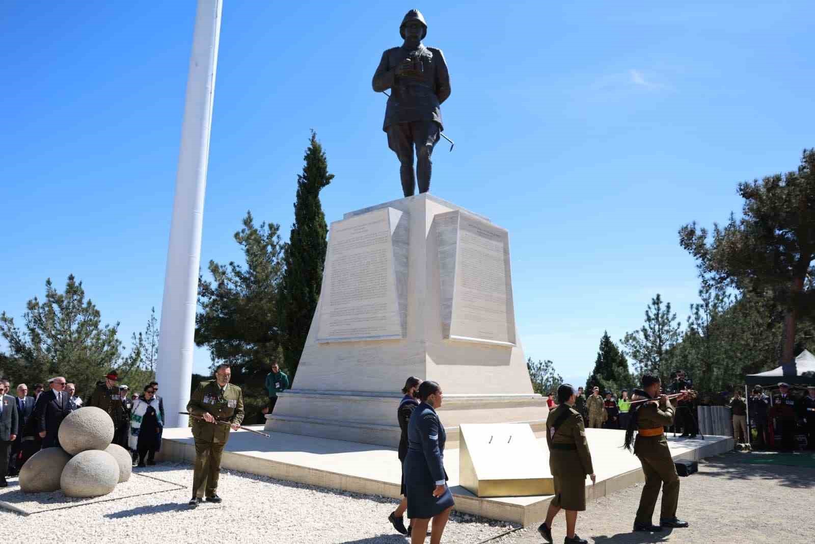 yeni zelanda askerleri atalarini haka dansiyla andi 2 CWvFVbQZ
