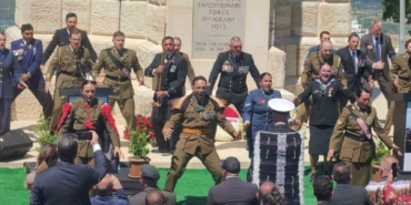yeni-zelanda-askerleri-atalarini-haka-dansiyla-andi-FnkHewDa.jpg