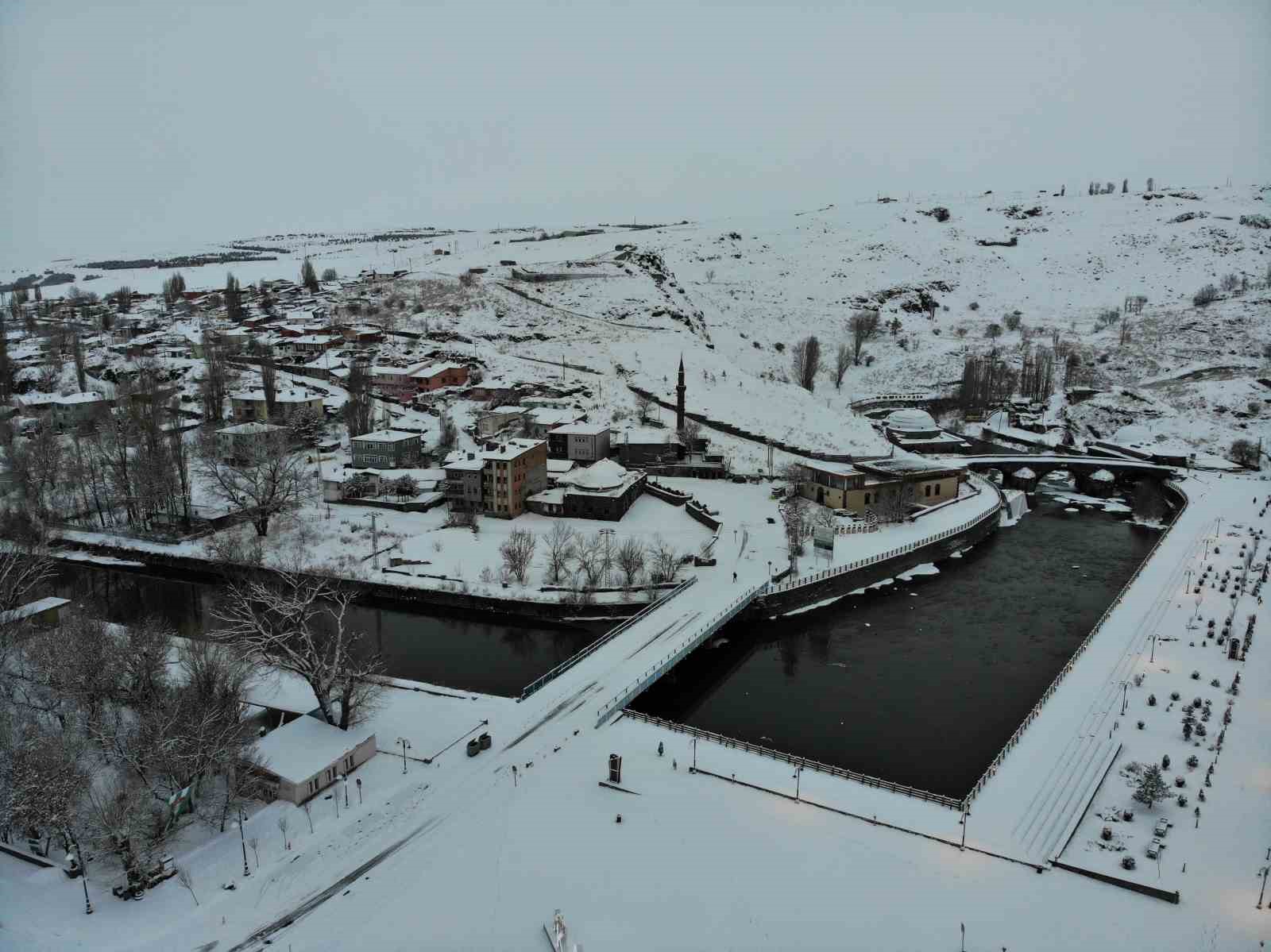 yeniden beyaza burunen kars havadan goruntulendi 4 YDUg8DFs