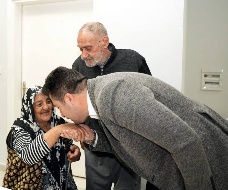 yenisehir belediye baskani ercan ozel iftar ve sahurlarda vatandaslar ile bir araya geldi 1 i6kSU6eO