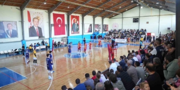 yenisehir-belediyespor-namaglup-yoluna-devam-ediyor-eSpsk3V4.jpg