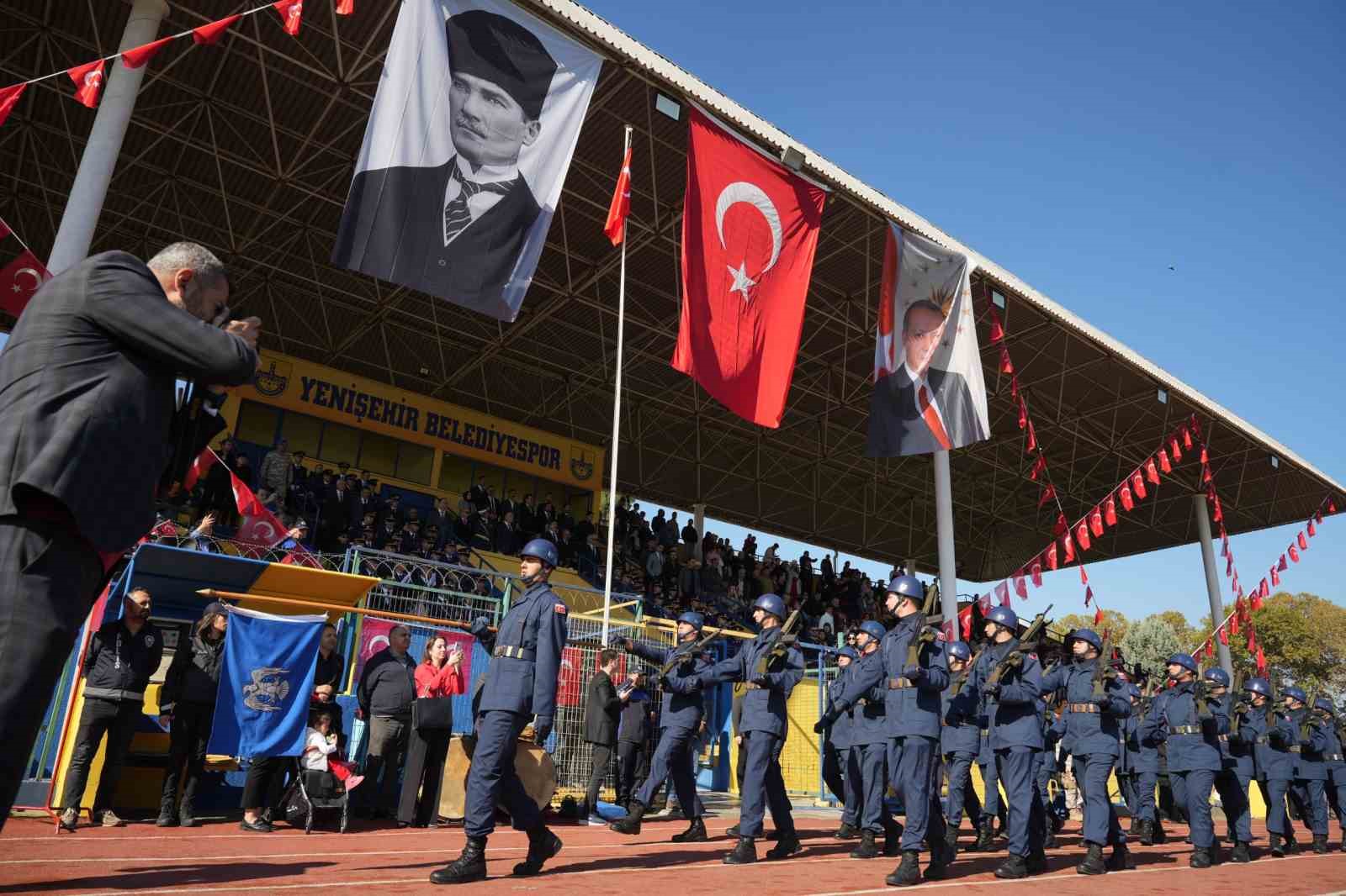 yenisehir stadyumunda cumhuriyet coskusu 1 NTKYQ73f
