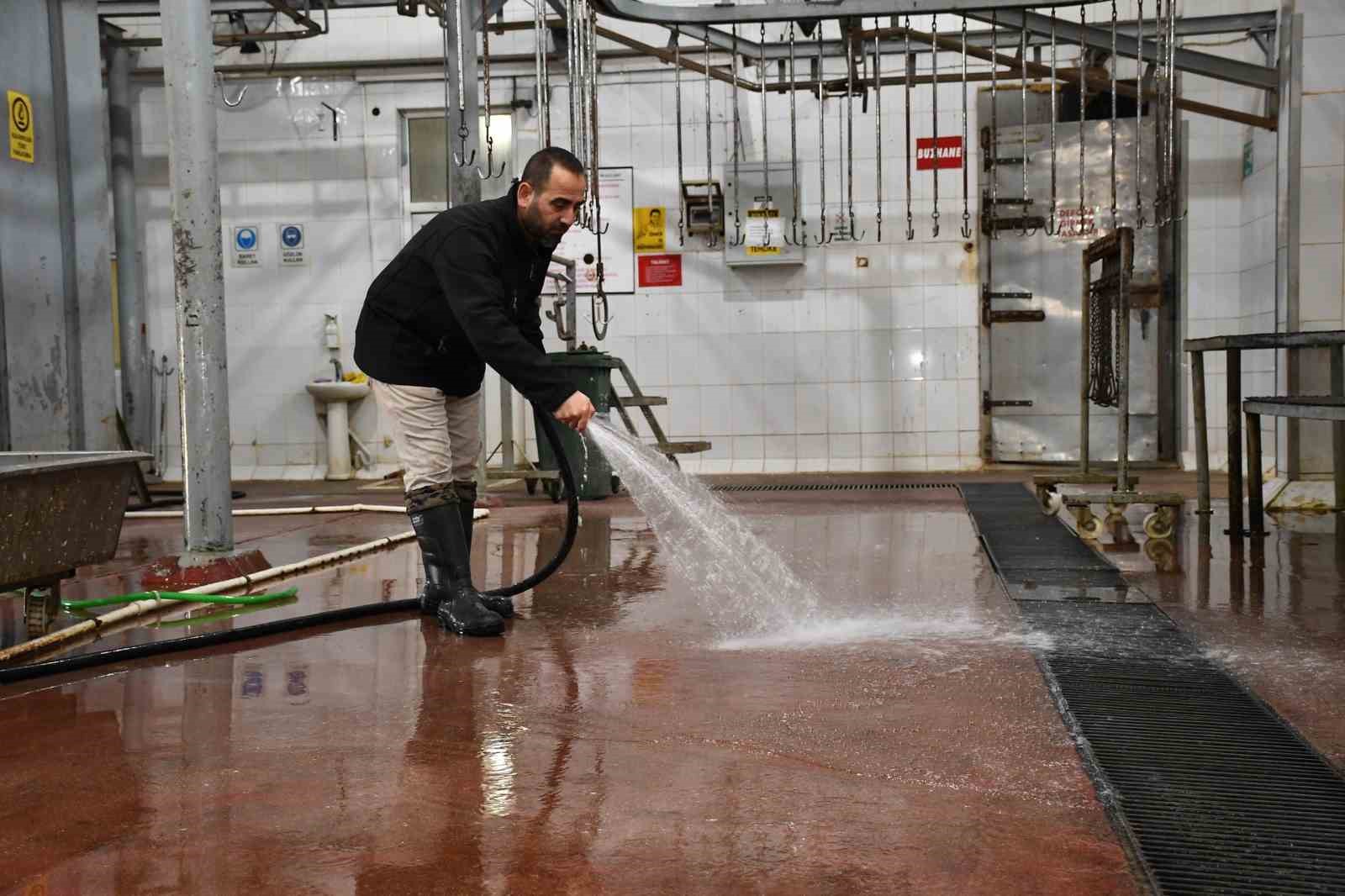 yenisehirde kurban satis yeri ve mezbaha bayrama hazir 2 NgFmVJZY