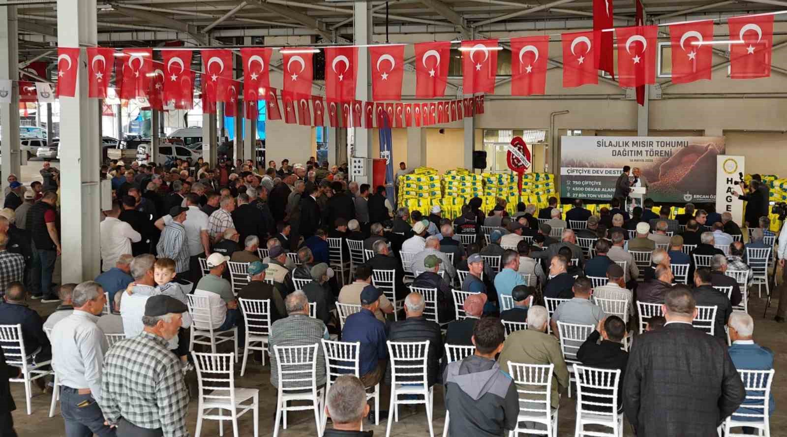 yenisehirde ureticiye dev destek 750 ciftciye silajlik misir tohumu dagitildi 4 FEbdWDJ9