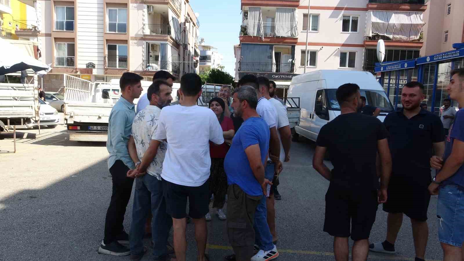 yerimiz daraldi diyen pazarci esnafi yeni pazar alaninda tezgah acmadi 0 irwXXeaX