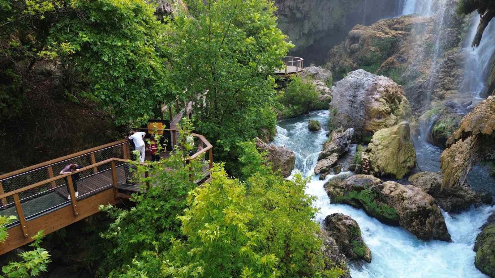 Yerköprü Şelalesi ziyaretçilerin uğrak noktası oldu 7 yerkopru selalesi ziyaretcilerin ugrak noktasi oldu 3 Ns9YPKzE