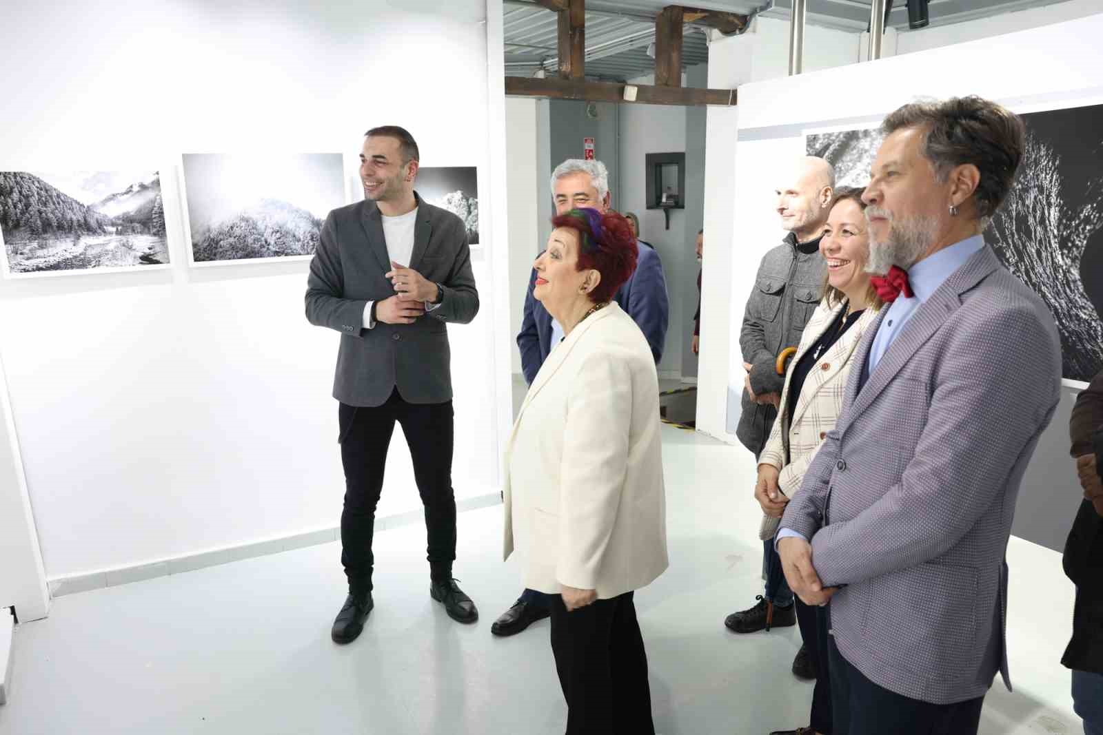 yerle gok arasinda sergisi fotograf muzesinde kapilarini acti 1 CQLFEyh3