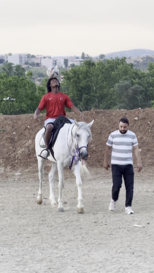 Yerli Camavinga’dan sınırları zorlayan şov: İznik Gölü’nün bin metre üzerinde top sektirdi 10 yerli camavingadan sinirlari zorlayan sov iznik golunun bin metre uzerinde top sektirdi 6 8KJhSD1j