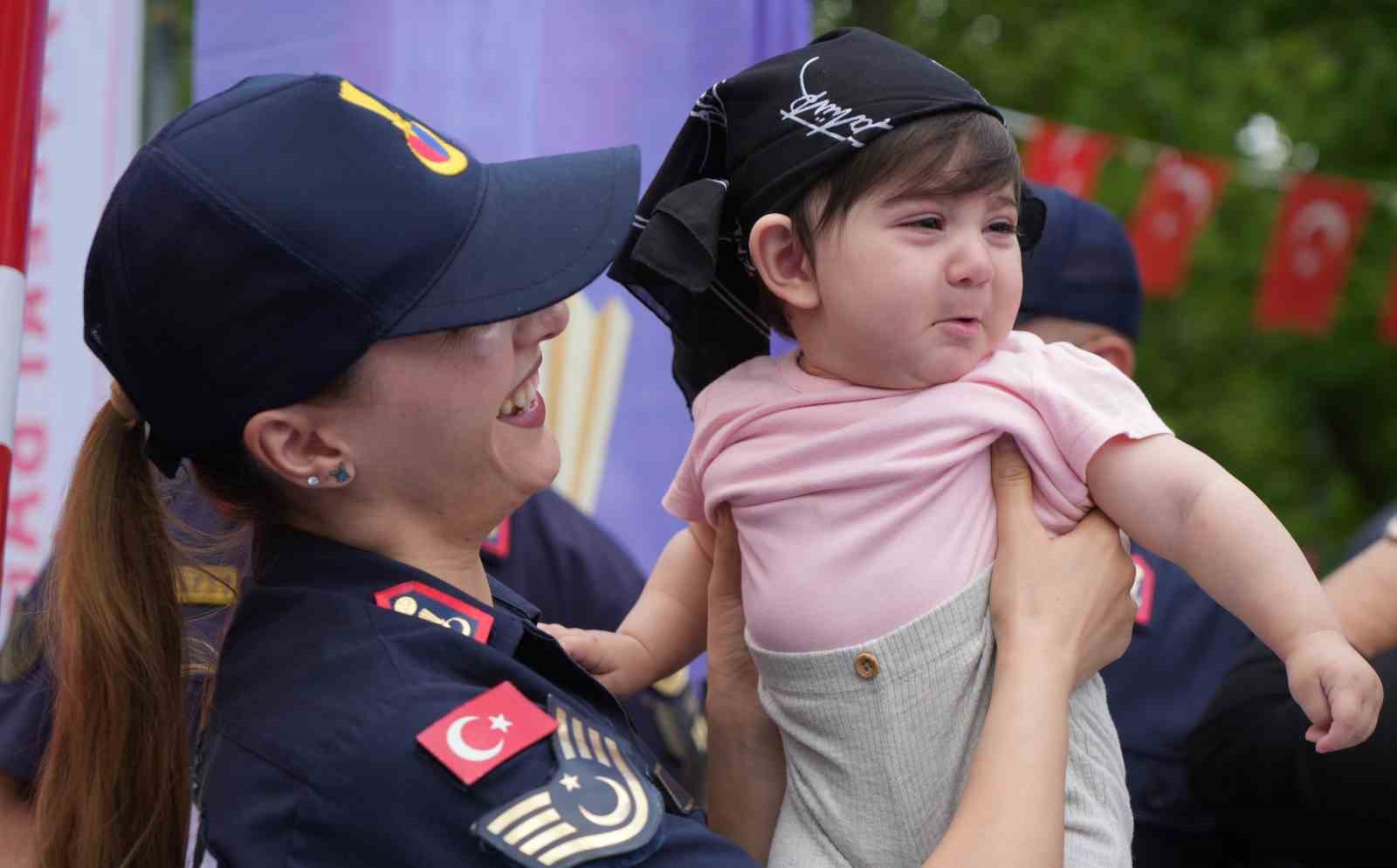Yerli ve milli silahlar Aile Festivali’nde ilgi gördü 7 yerli ve milli silahlar aile festivalinde ilgi gordu 3