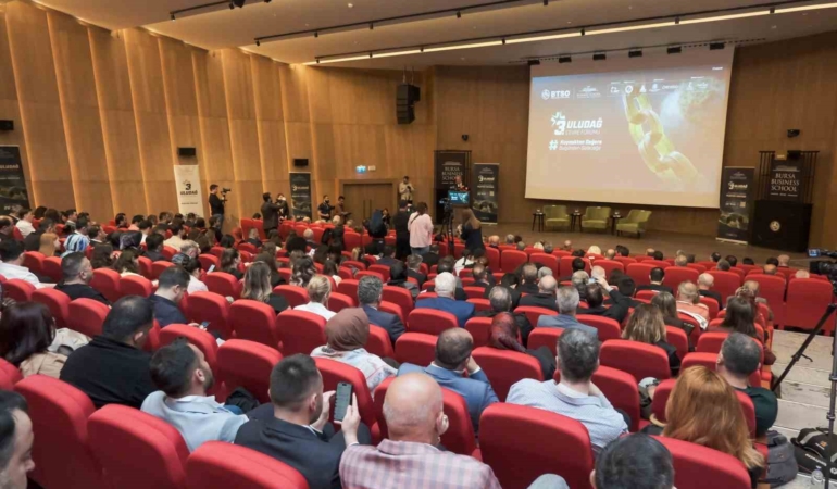 yesil-cevreden-uludag-cevre-forumunda-surdurulebilir-gelecek-vurgusu-WNbtDEe8.jpg