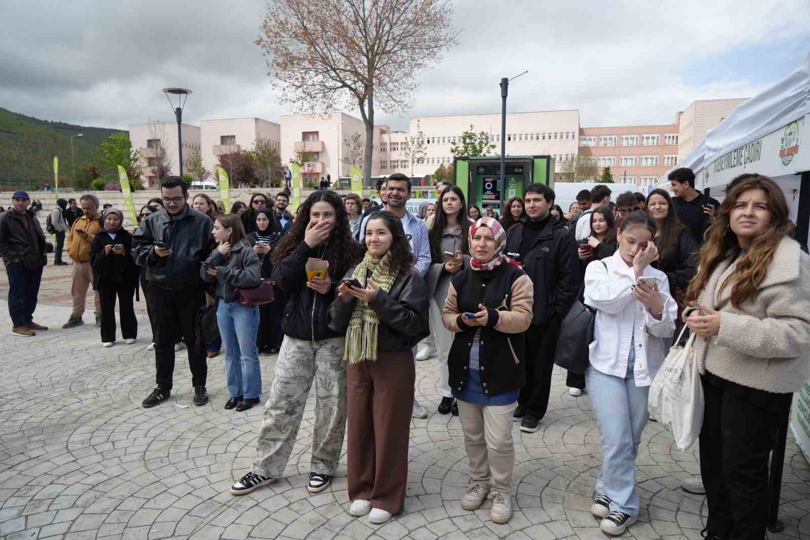 yesil kampus festivali ogrenciler hem eglendi hem bilinclendi 2 WhORiFA7