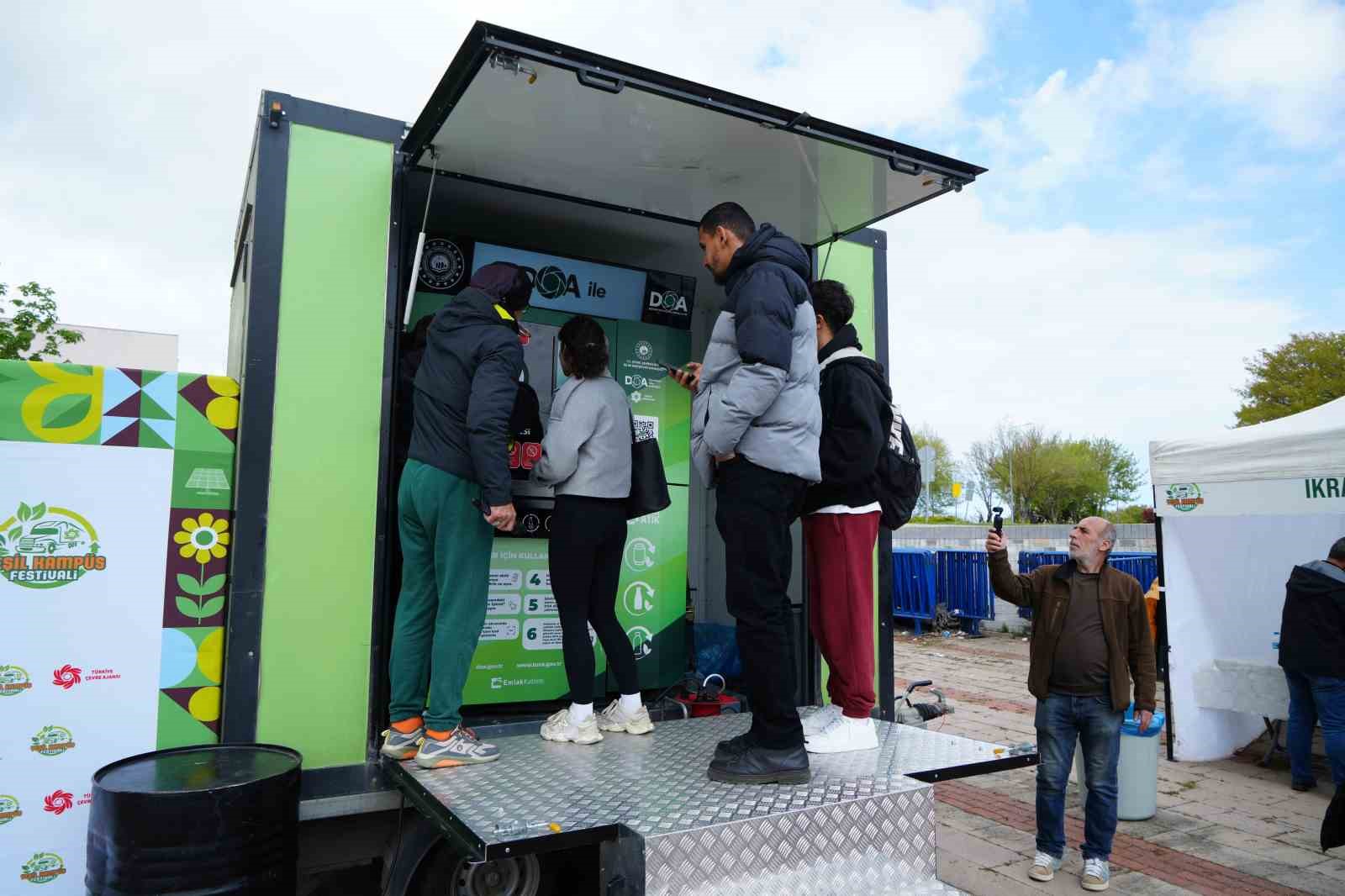 yesil kampus festivali ogrenciler hem eglendi hem bilinclendi 5 c3EqI1yv
