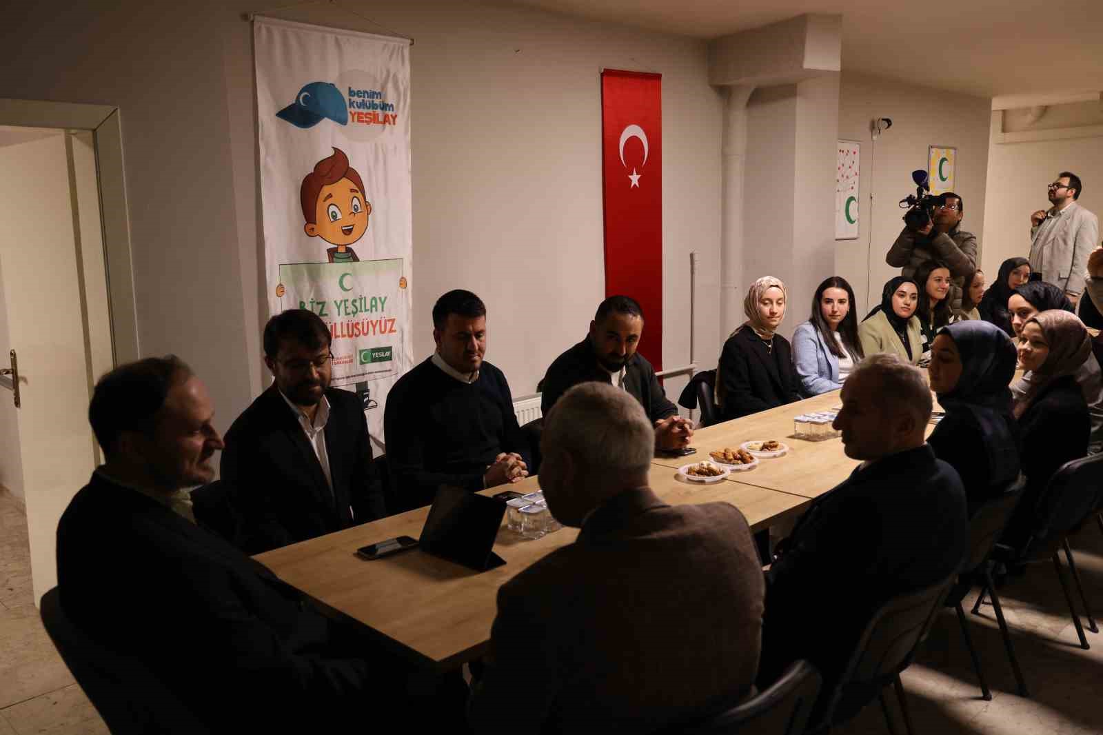 Yeşilay Genel Başkanı Dinç: "Bağımlılıkla mücadelede en önemli tedavi yöntemi zorunlu tedavidir" 8 yesilay genel baskani dinc bagimlilikla mucadelede en onemli tedavi yontemi zorunlu tedavidir 4 MXrsflyU