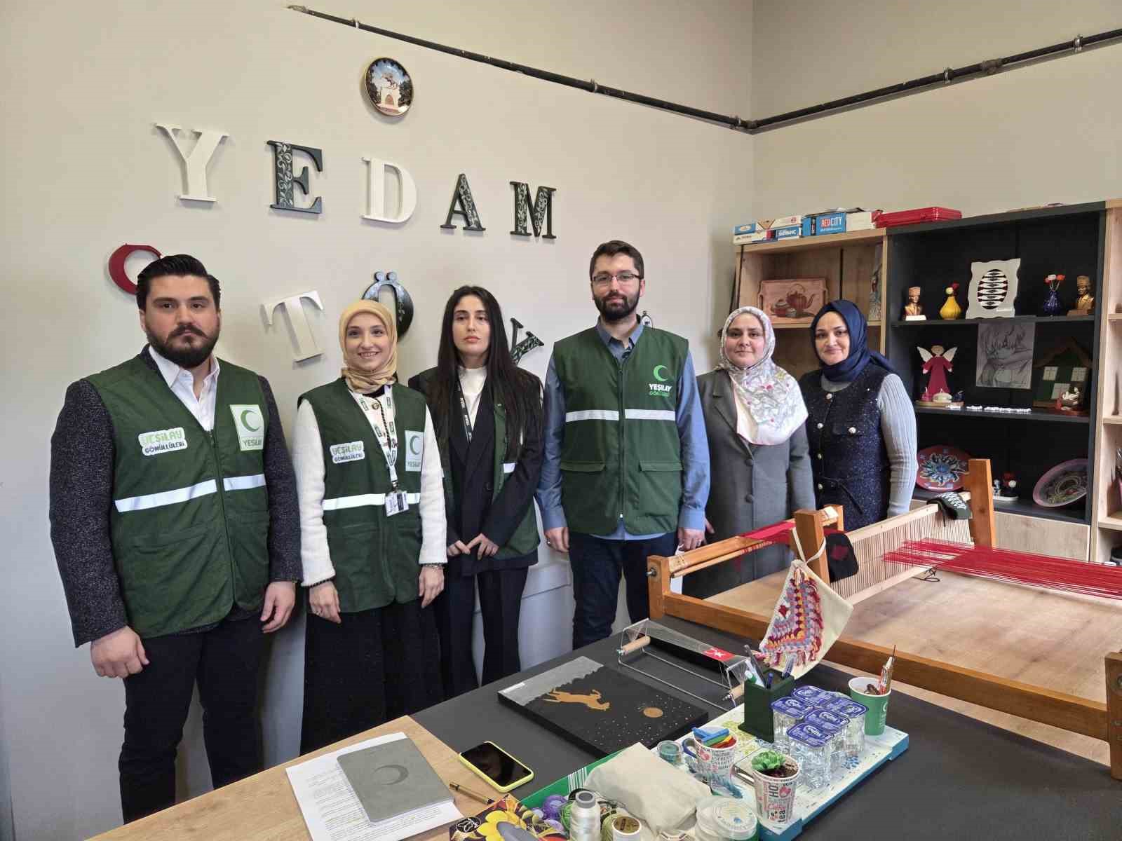 yesilay saglikli toplum amaciyla bagimliliklarla mucadele ediyor 0 D82UMO89