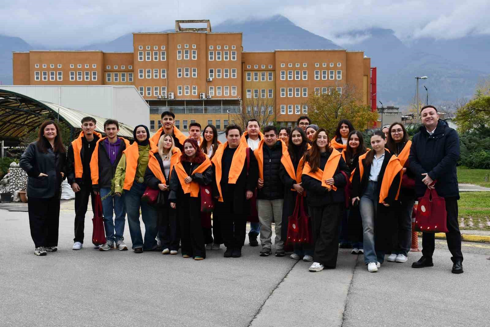 yesim gruptan tev bursiyerleriyle anlamli bulusma 4 Vm6TMiai