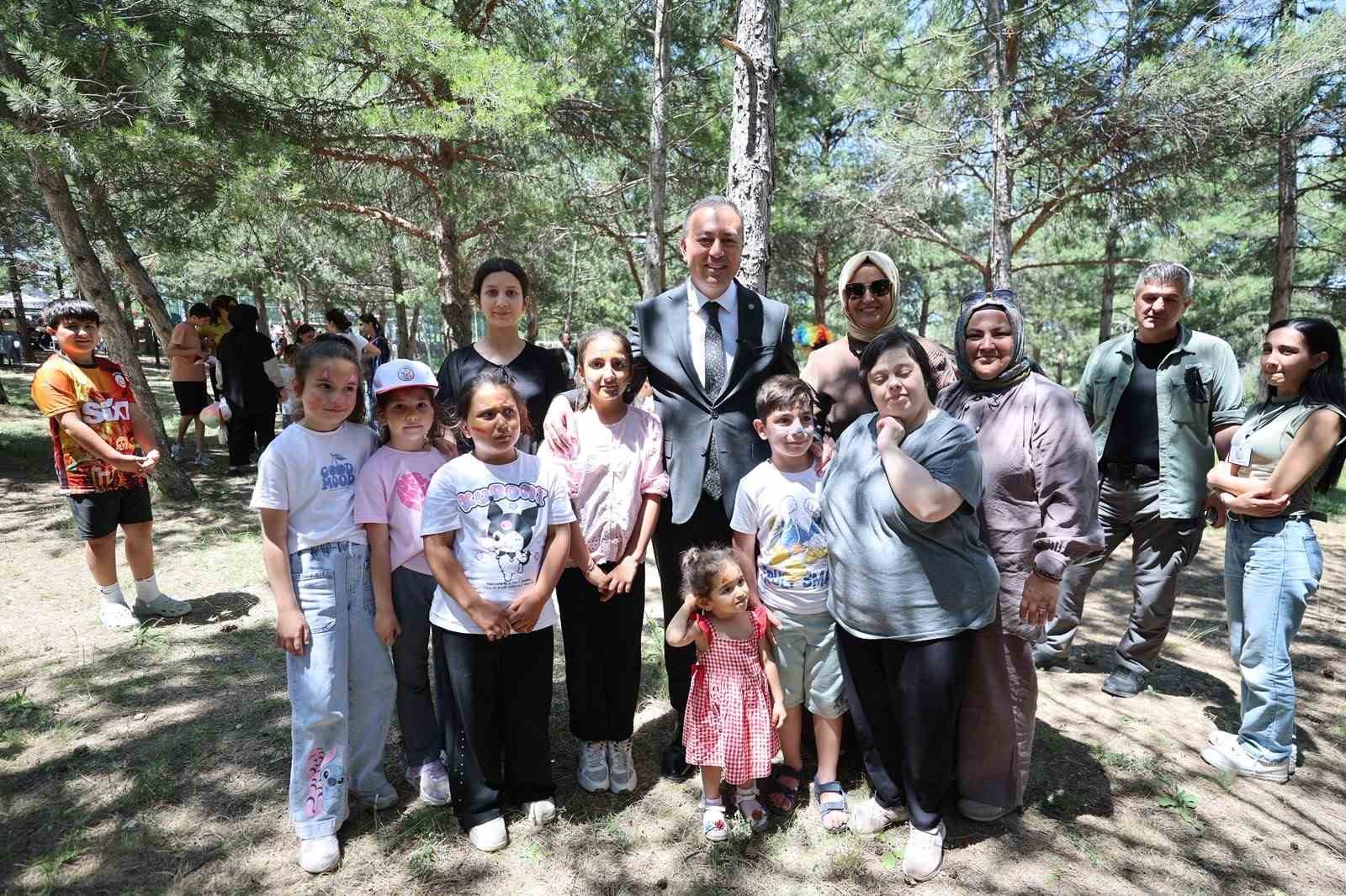 Yetim ve öksüz çocuklar piknikte buluştu 4 yetim ve oksuz cocuklar piknikte bulustu 0 M1yOmnDI