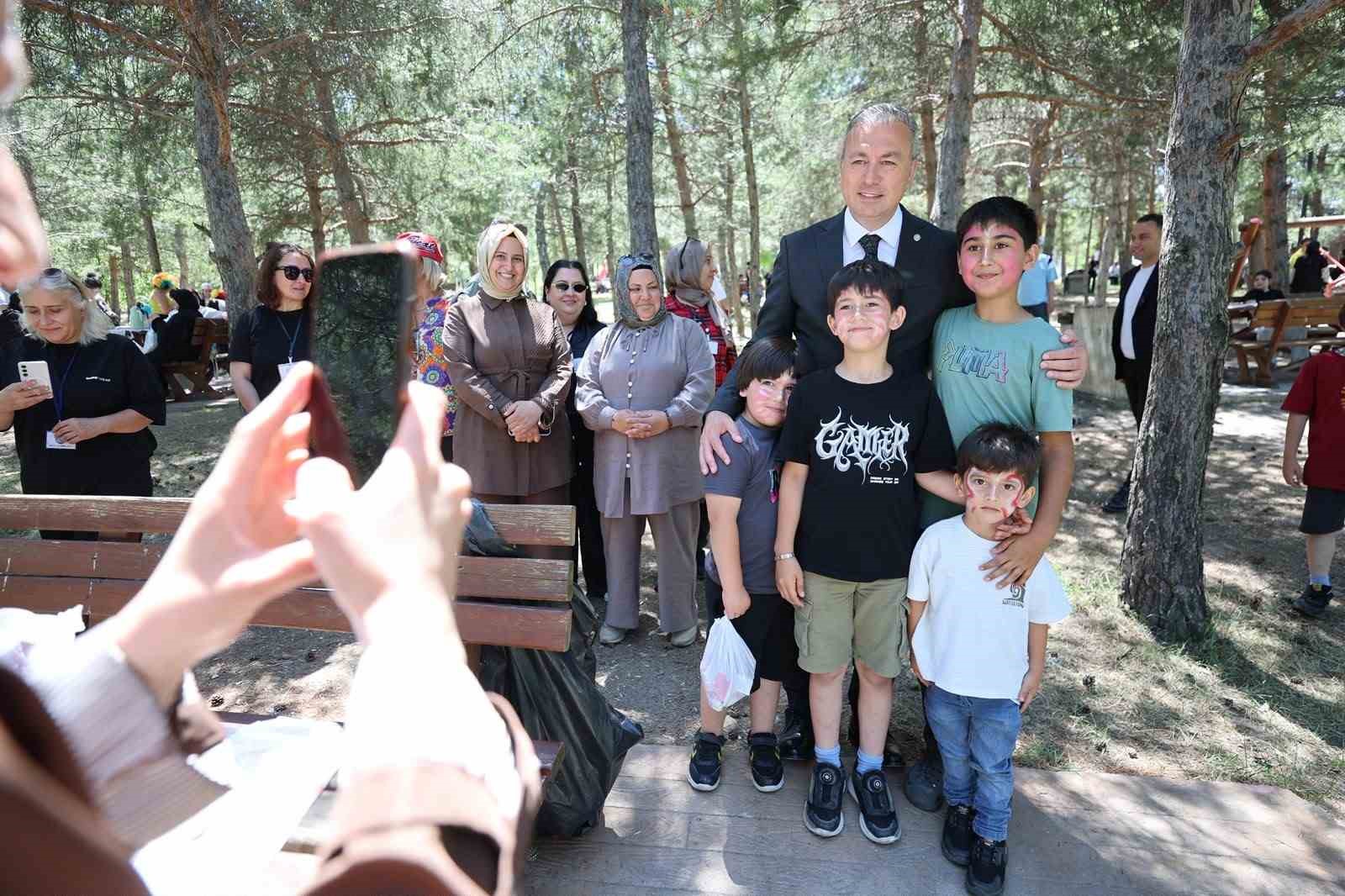 Yetim ve öksüz çocuklar piknikte buluştu 6 yetim ve oksuz cocuklar piknikte bulustu 2 nwFEJIcP