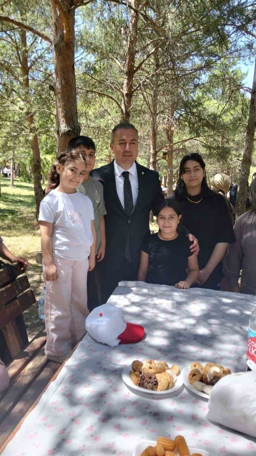 Yetim ve öksüz çocuklar piknikte buluştu 9 yetim ve oksuz cocuklar piknikte bulustu 5